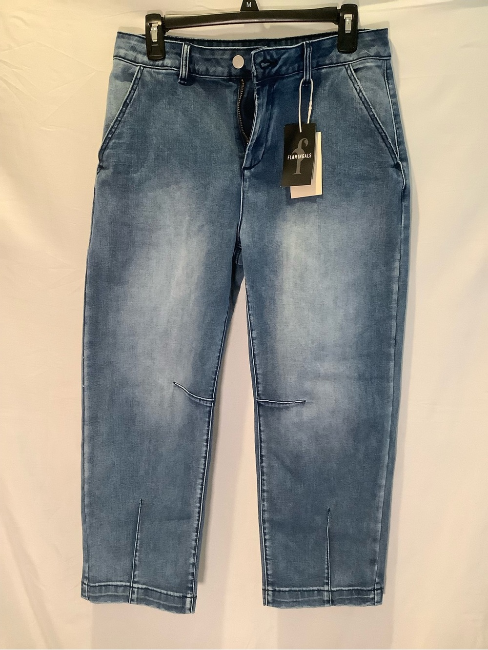 Flamingals Mid-rise cropped barrel leg style jeans NWT